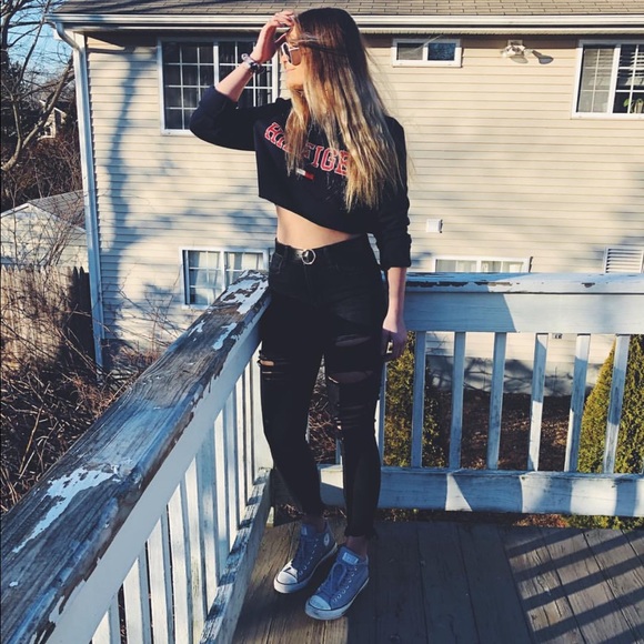 Tommy Hilfiger cropped sweatshirt - Picture 4 of 4